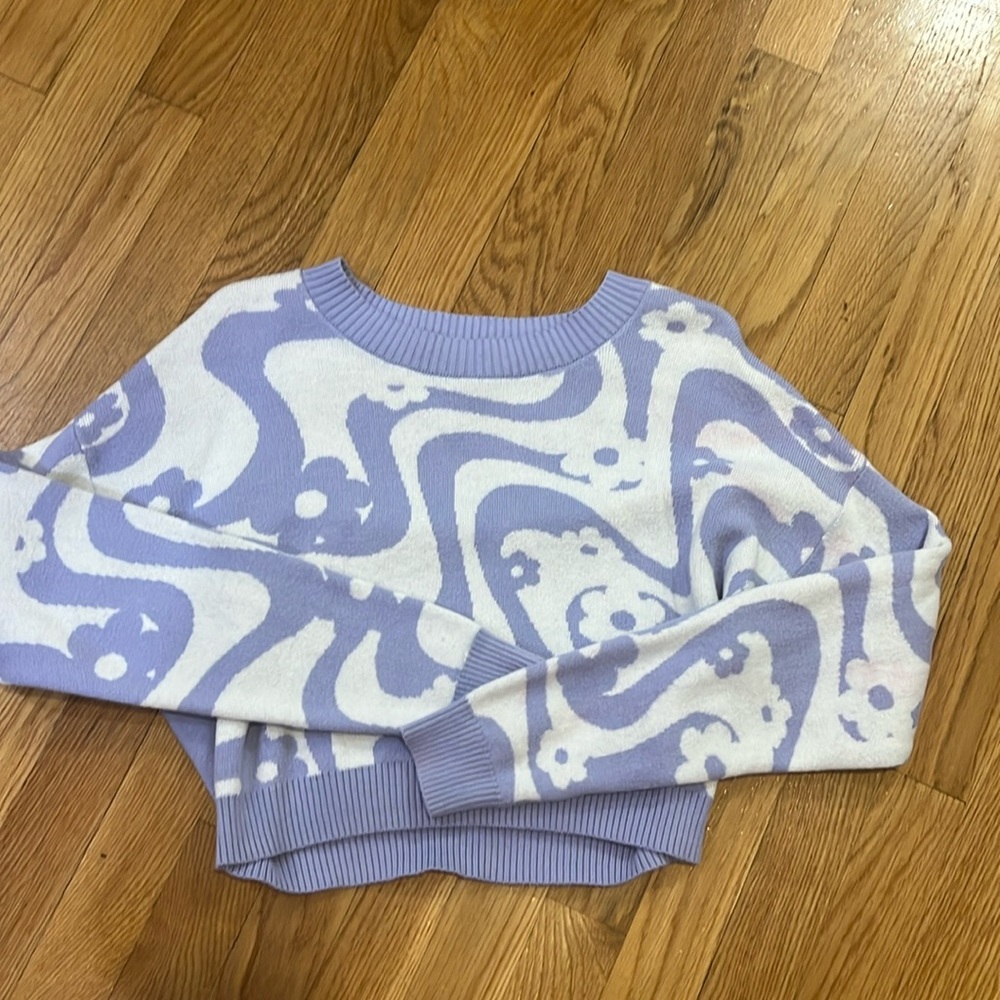 Hollister pattern sweater